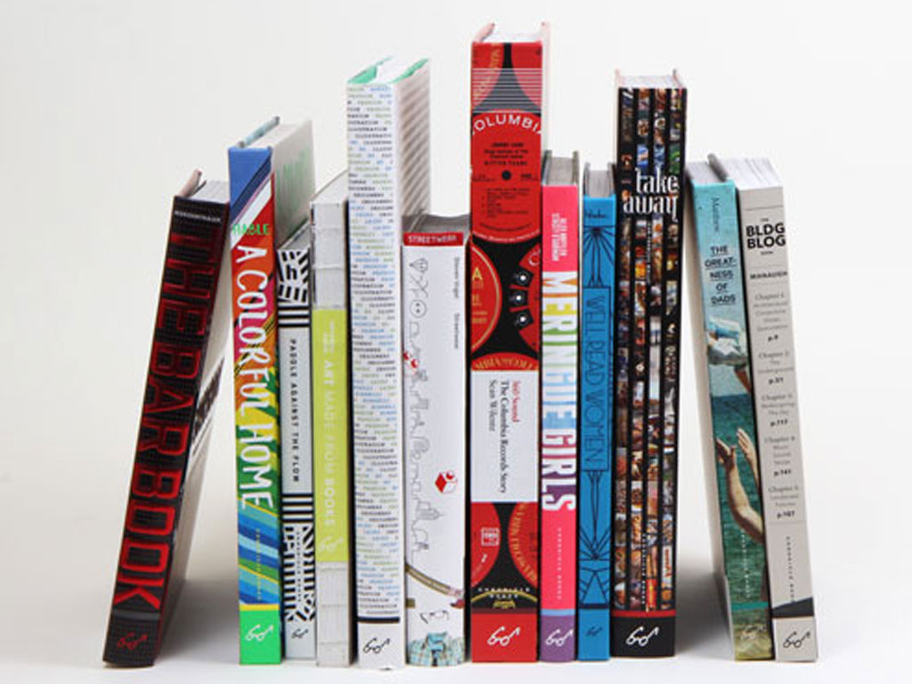 عطف کتاب چیست و چه اثری بر فروش کتاب دارد؟